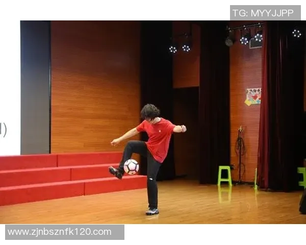 追逐梦想的绿茵场上全是爱与足球明星的青春故事